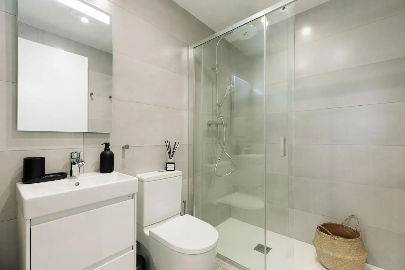 Pompei - 2 Bedrooms, Balcony And Terrace In Ciutat Vella Barcelone