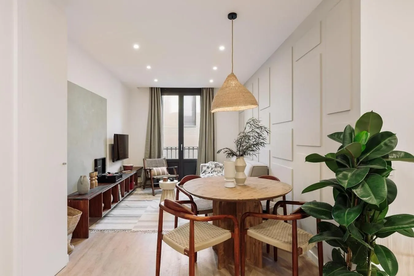 Pompei - 2 Bedrooms, Balcony And Terrace In Ciutat Vella Barcelone